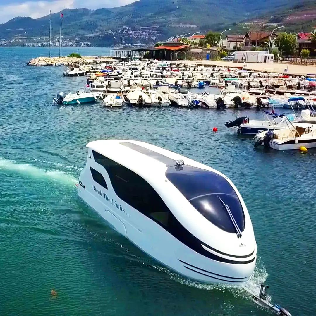 Motor home e barco? Veículo anfíbio é destaque em startup turca